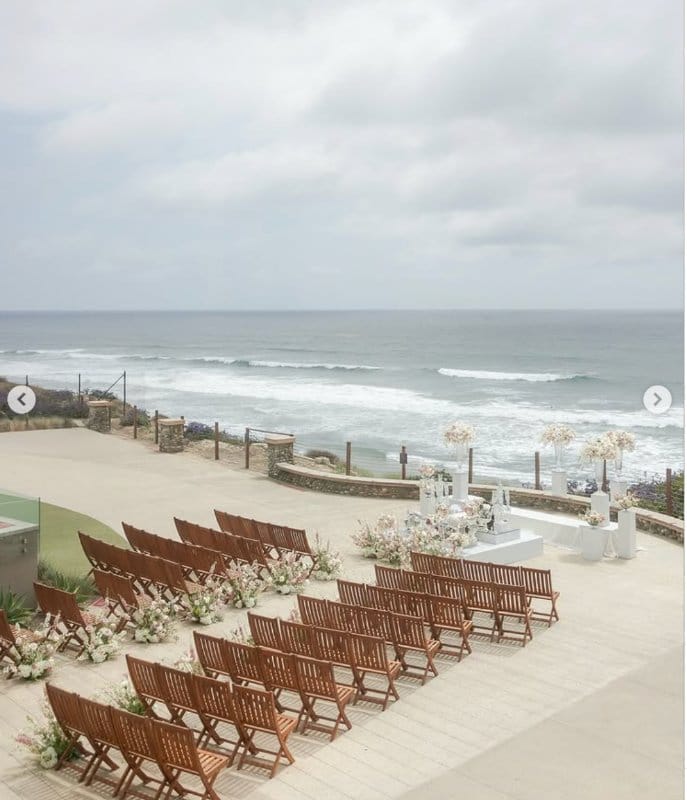 Alila Marea, Encinitas, CA luxury wedding flowers by CHIC Flowers - arrangement 4