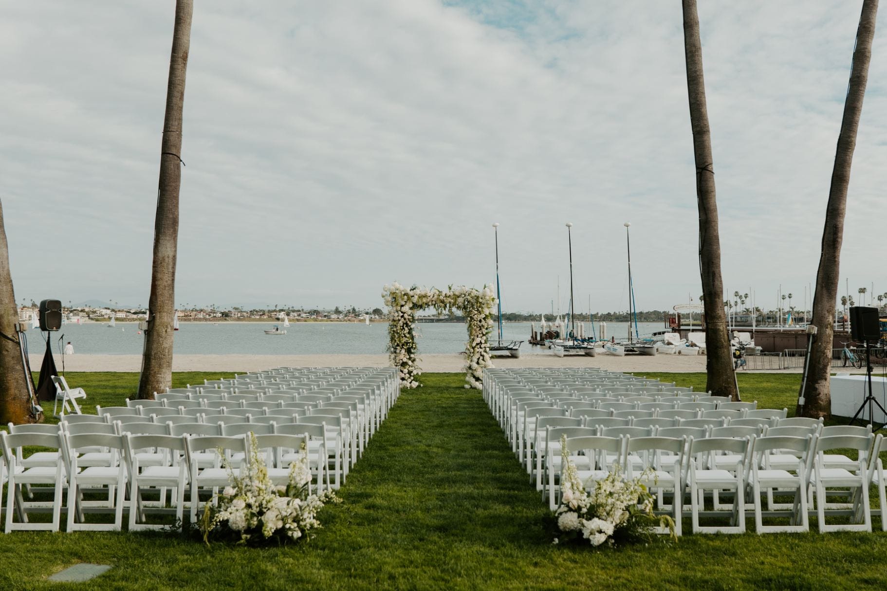 Catamaran Resort, San Diego, CA luxury wedding flowers by CHIC Flowers - arrangement 5