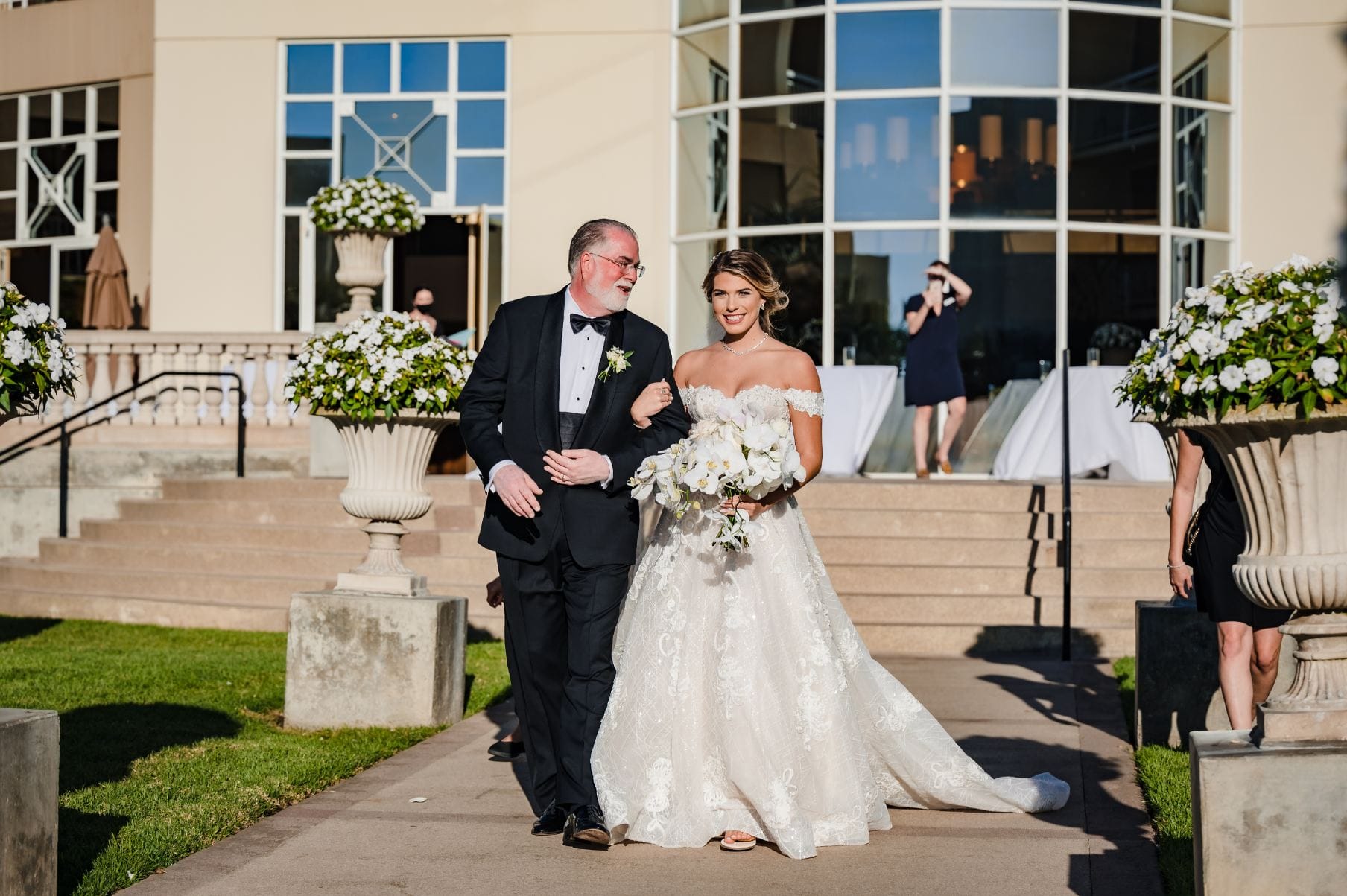 Hilton Torrey Pines La Jolla, CA luxury wedding flowers by CHIC Flowers - arrangement 2