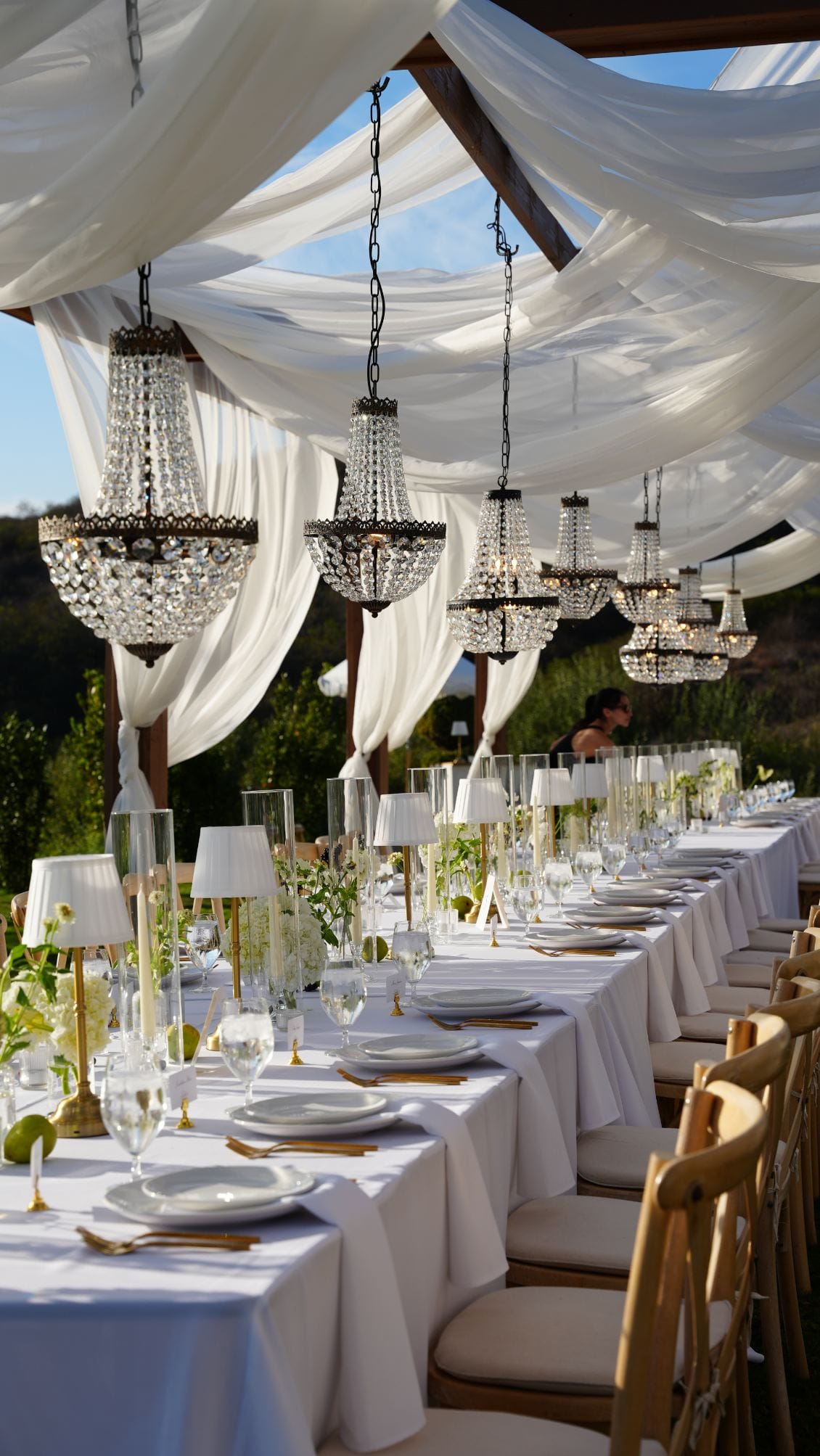 Jeune Perche, Fallbrook, CA luxury wedding flowers by CHIC Flowers - arrangement 9