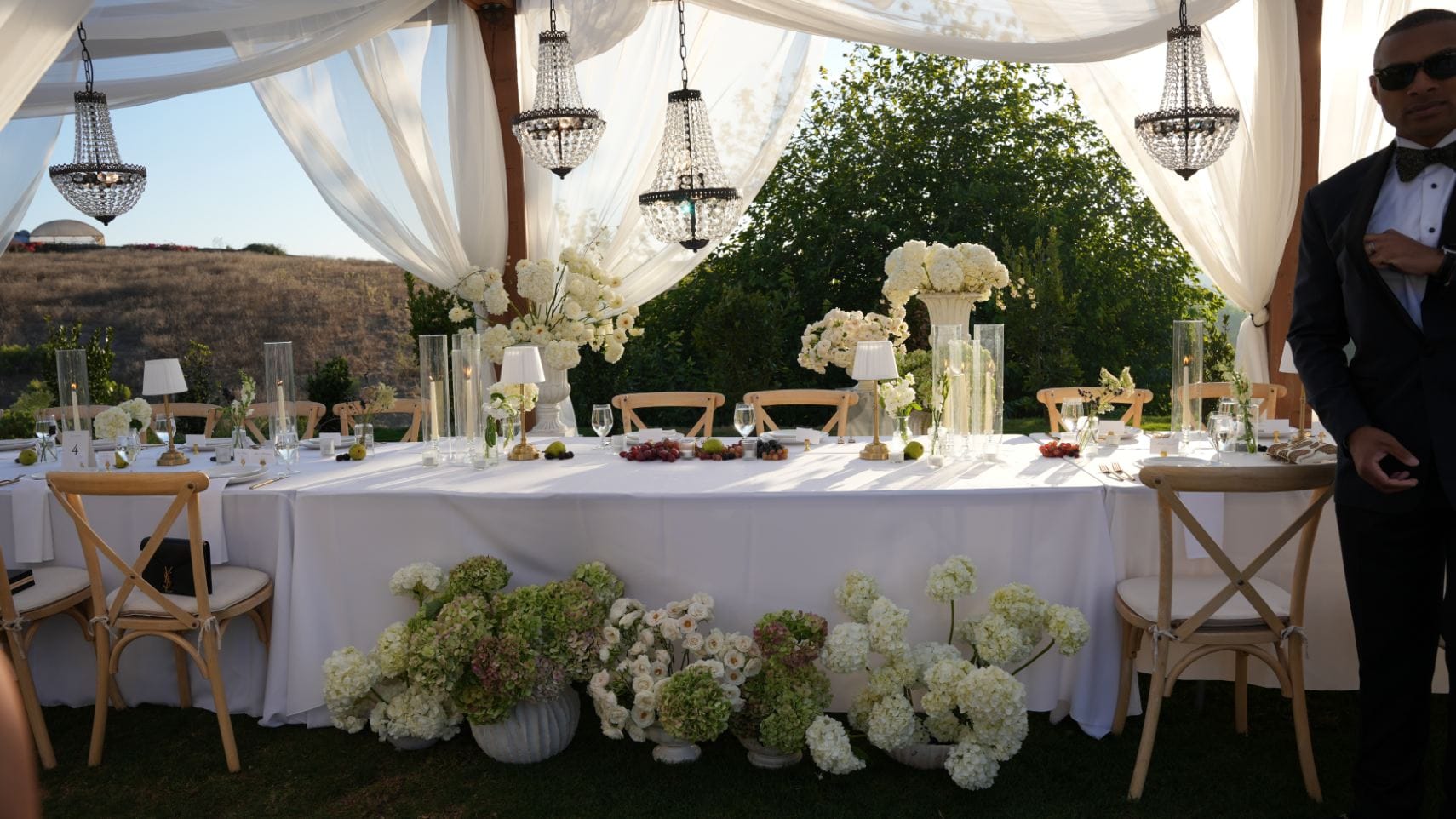 Jeune Perche, Fallbrook, CA luxury wedding flowers by CHIC Flowers - arrangement 11