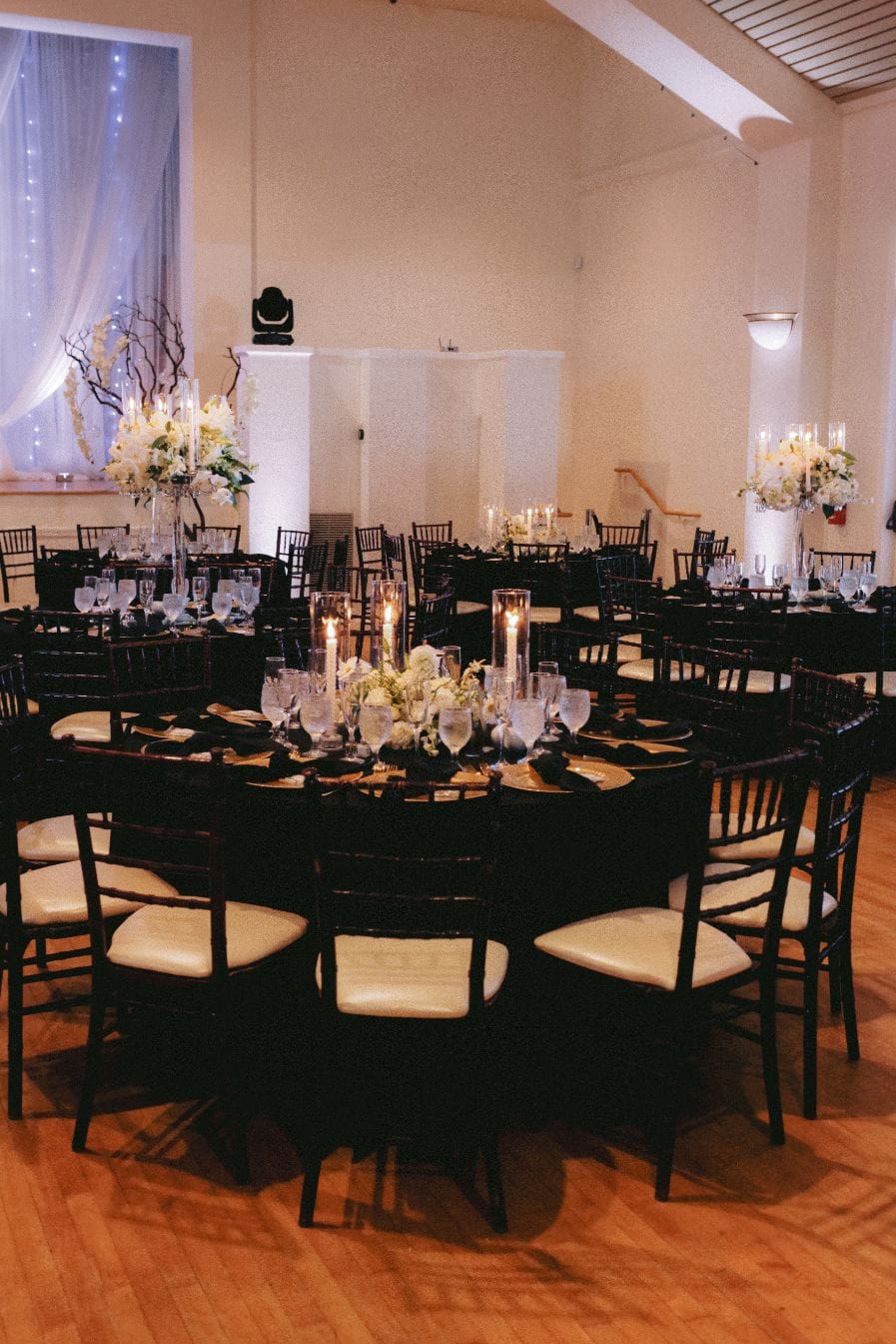 White Wedding at teh Wedding Bowl luxury wedding flowers by CHIC Flowers - arrangement 3