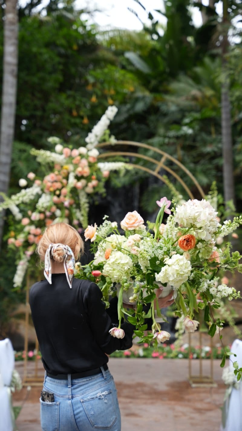 Grand Traditions Estate, Fallbrook, CA luxury wedding flowers by CHIC Flowers - arrangement 1