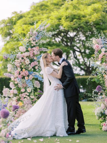 La Jolla Country Club, CA luxury wedding flowers by CHIC Flowers - arrangement 10