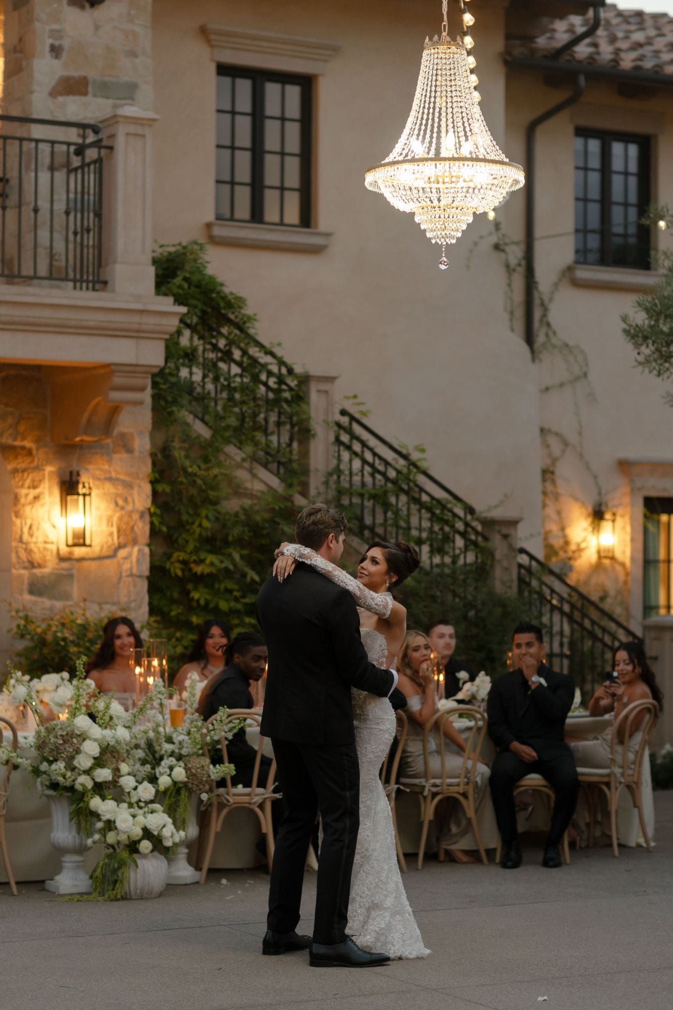 Monserate Winery, Fallbrook luxury wedding flowers by CHIC Flowers - arrangement 4