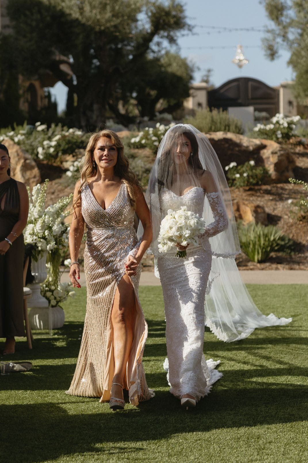 Monserate Winery, Fallbrook luxury wedding flowers by CHIC Flowers - arrangement 10